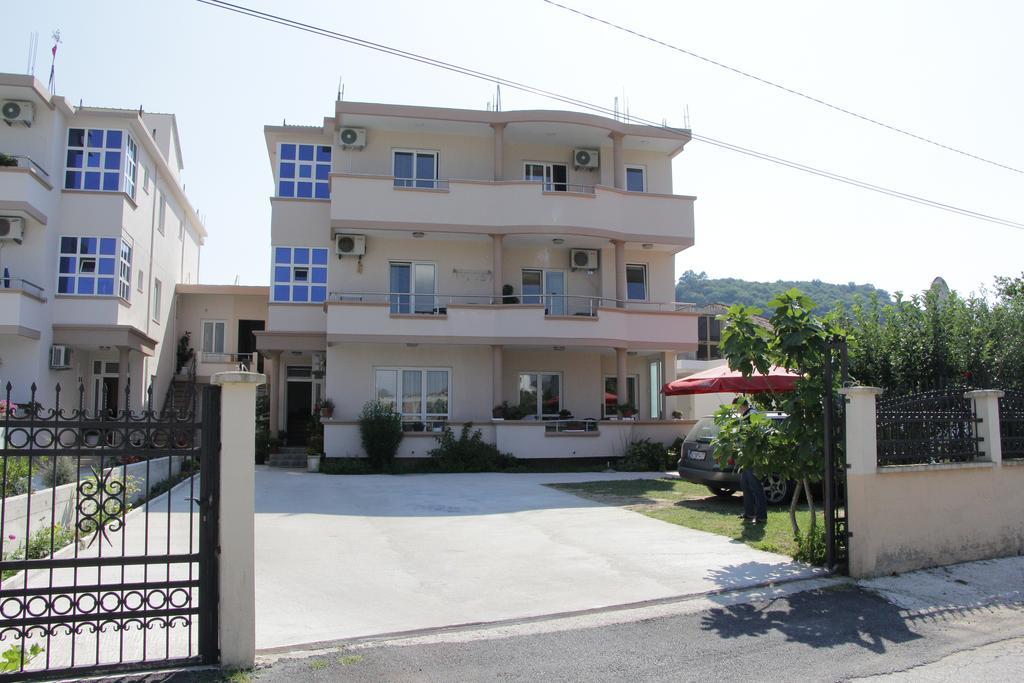 Apartment Family Ulcinj Exterior foto