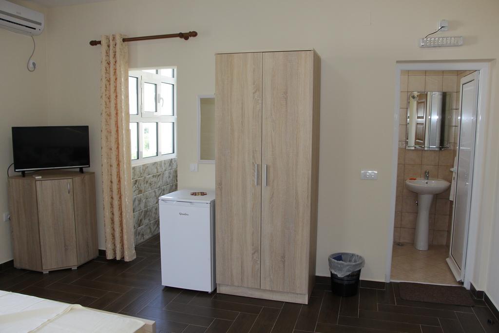 Apartment Family Ulcinj Exterior foto
